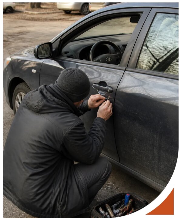 Профессиональное вскрытие автомобиля Тойота без повреждений в Алапаевске